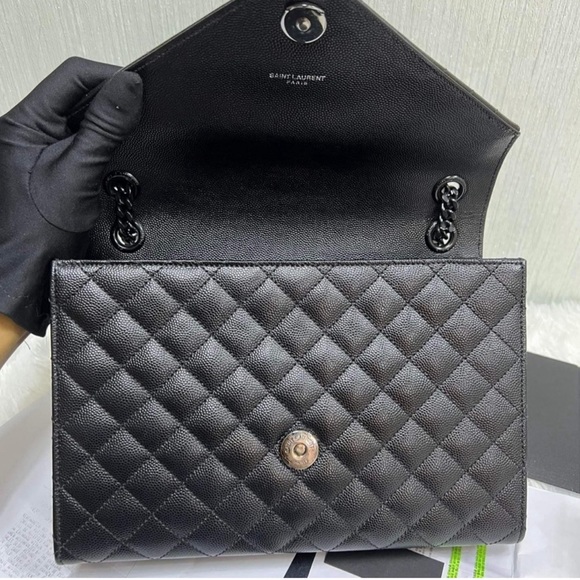 A107- ๐ฏ % authentic YLS Envelope Medium chain shoulder bag - Picture 4 of 17